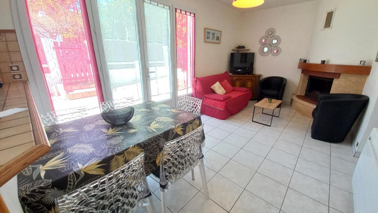 La Foret Des Rossignols - Maison 2 Chambres, Jardin Et Terrasse Σαιν-Ζαν-ντε-Μον Εξωτερικό φωτογραφία